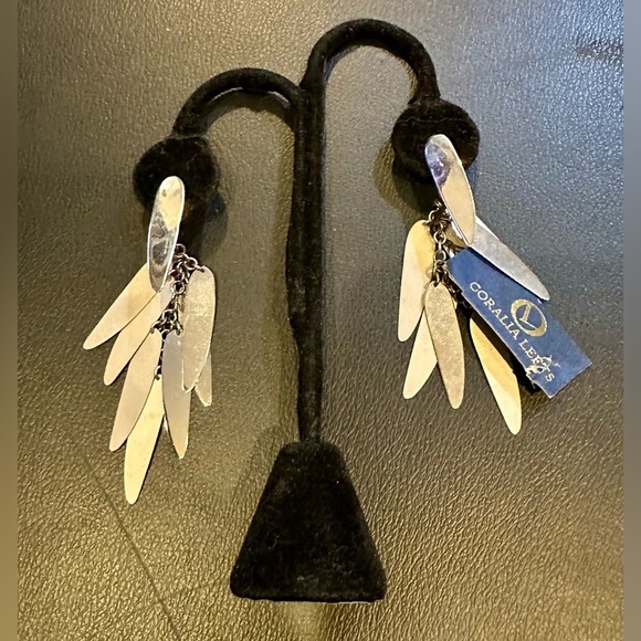 CORALIA LEETS Retro Lucy Silver Feather Drop Earrings NWT R $42 - Picture 1 of 7